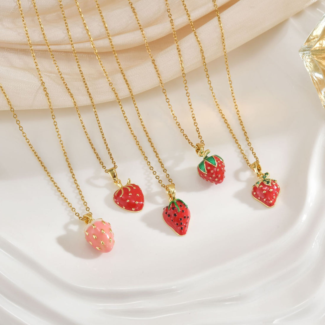 Women's Trendy Strawberry Necklace Cute Fashion Jewelry