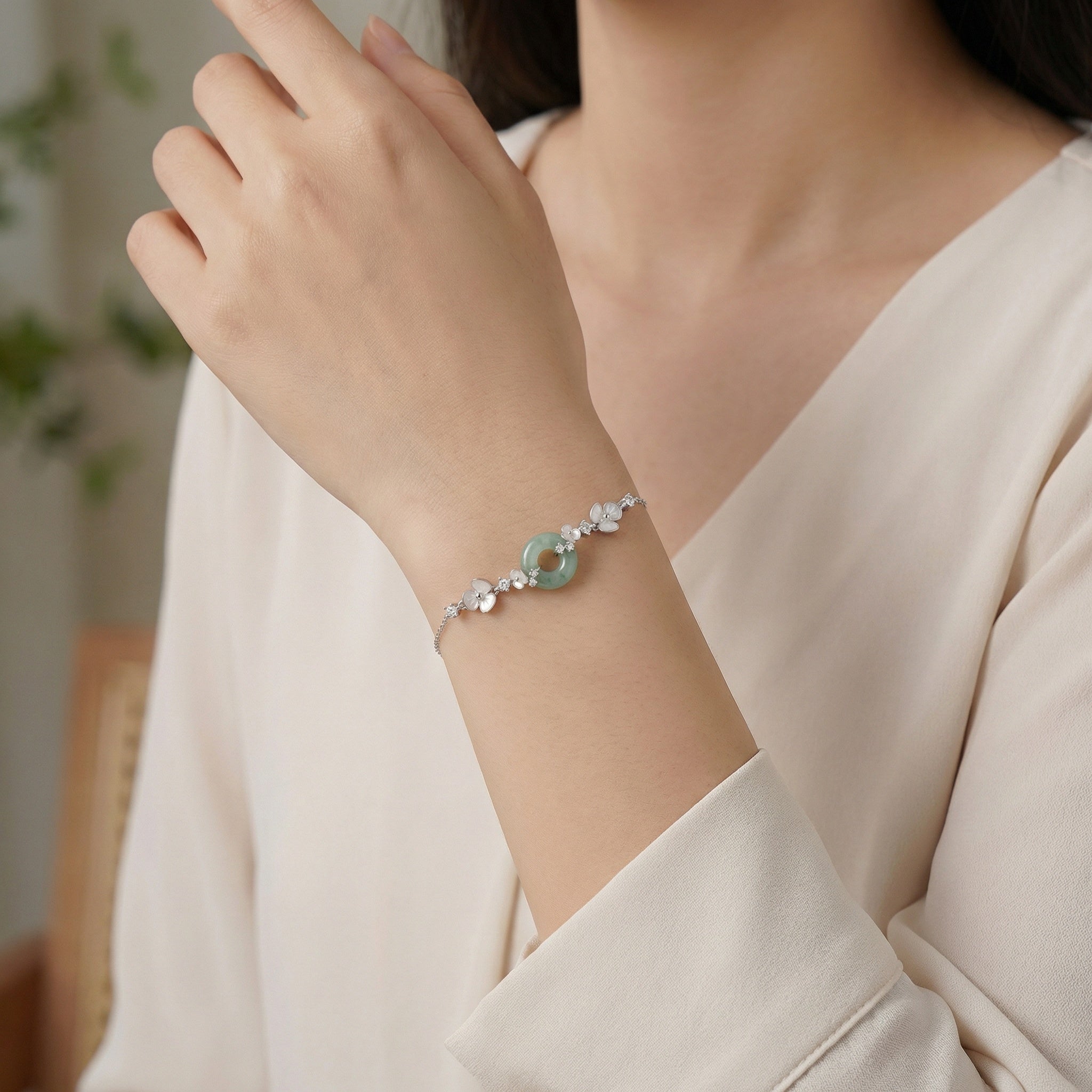 925 Sterling Silver Elegant S925 Sterling Silver Bracelet with Green Jade Ring and White Floral Charms