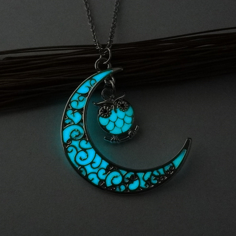 Glowing Pendant Necklace Silver Plated Chain for Women