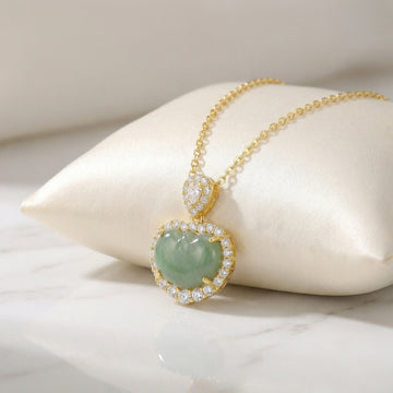 925 Sterling Silver Elegant Heart-Shaped Green Jadeite Pendant Necklace with Radiant Diamond Halo