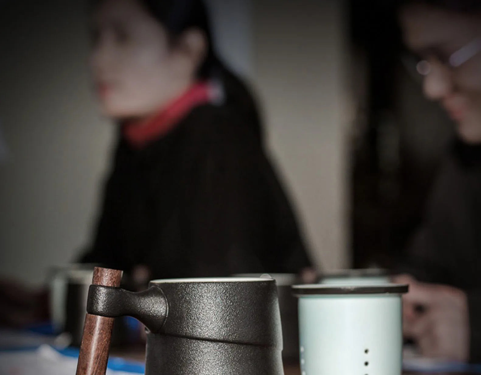 Black Ceramic Cup Wooden Handle Filter Tea Cup Ceramic Mug Creative Office Retro Water Cups and Mugs China Set Birthday Gift Box