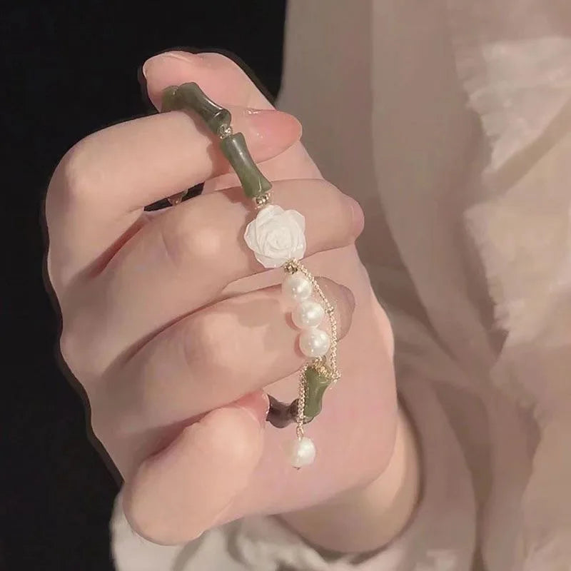 Tinkers Elegant Green Bamboo Beaded Bracelet Flower Pendant - Uncategorized