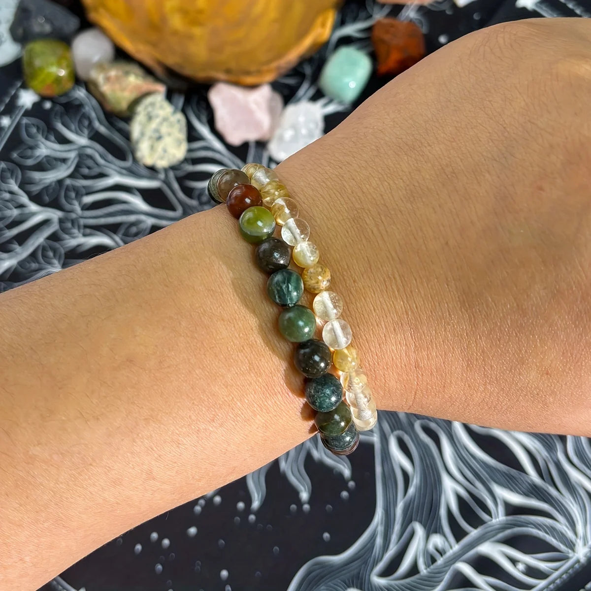 Tinkers Eternal Stone 8mm Indian Agate Beaded Bracelet Wealth - Apparel & Accessories > Jewelry > Bracelets