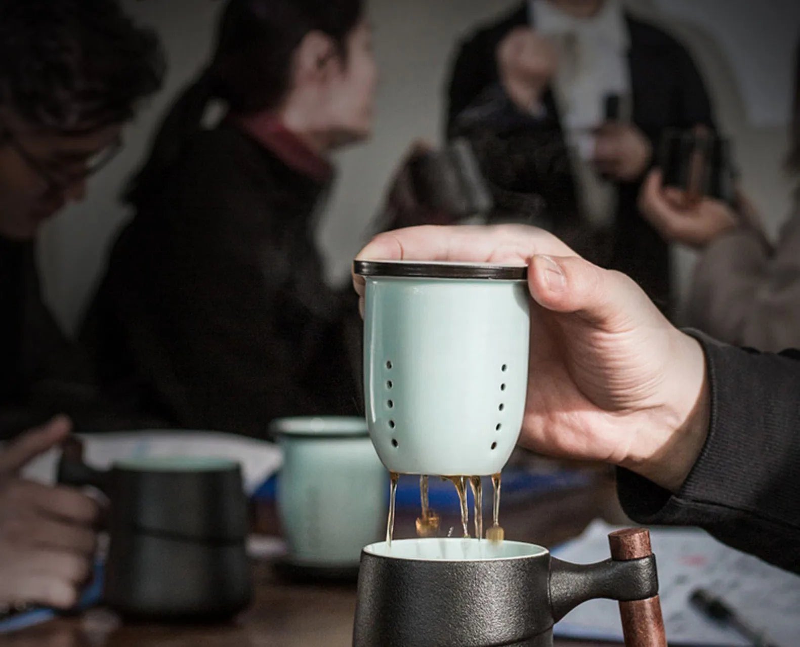 Black Ceramic Cup Wooden Handle Filter Tea Cup Ceramic Mug Creative Office Retro Water Cups and Mugs China Set Birthday Gift Box