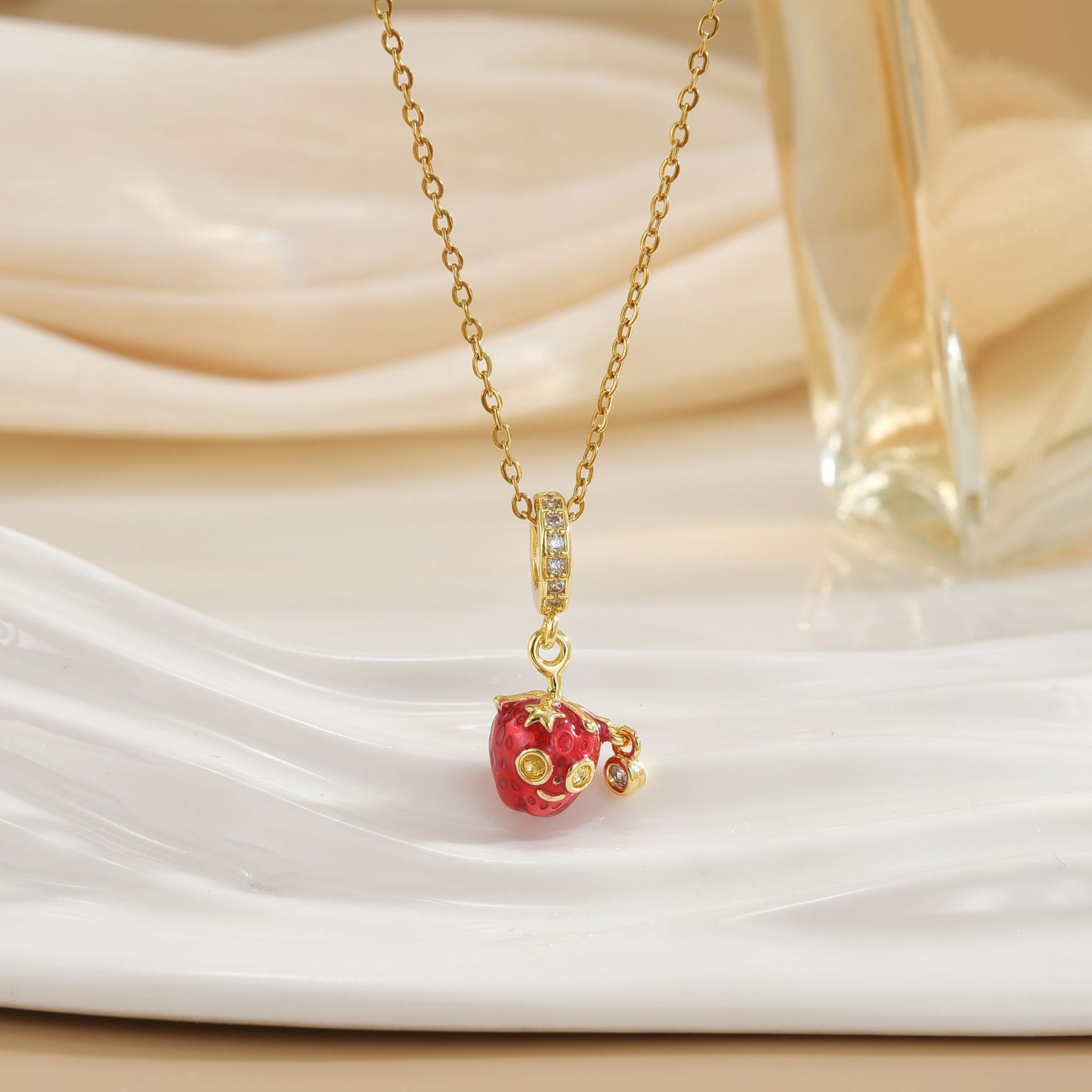 Women's Trendy Strawberry Necklace Cute Fashion Jewelry